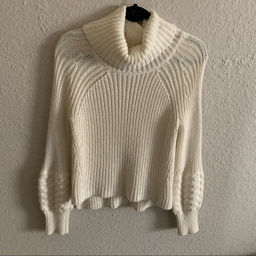 Soft white LIKE NEW turtleneck sweater